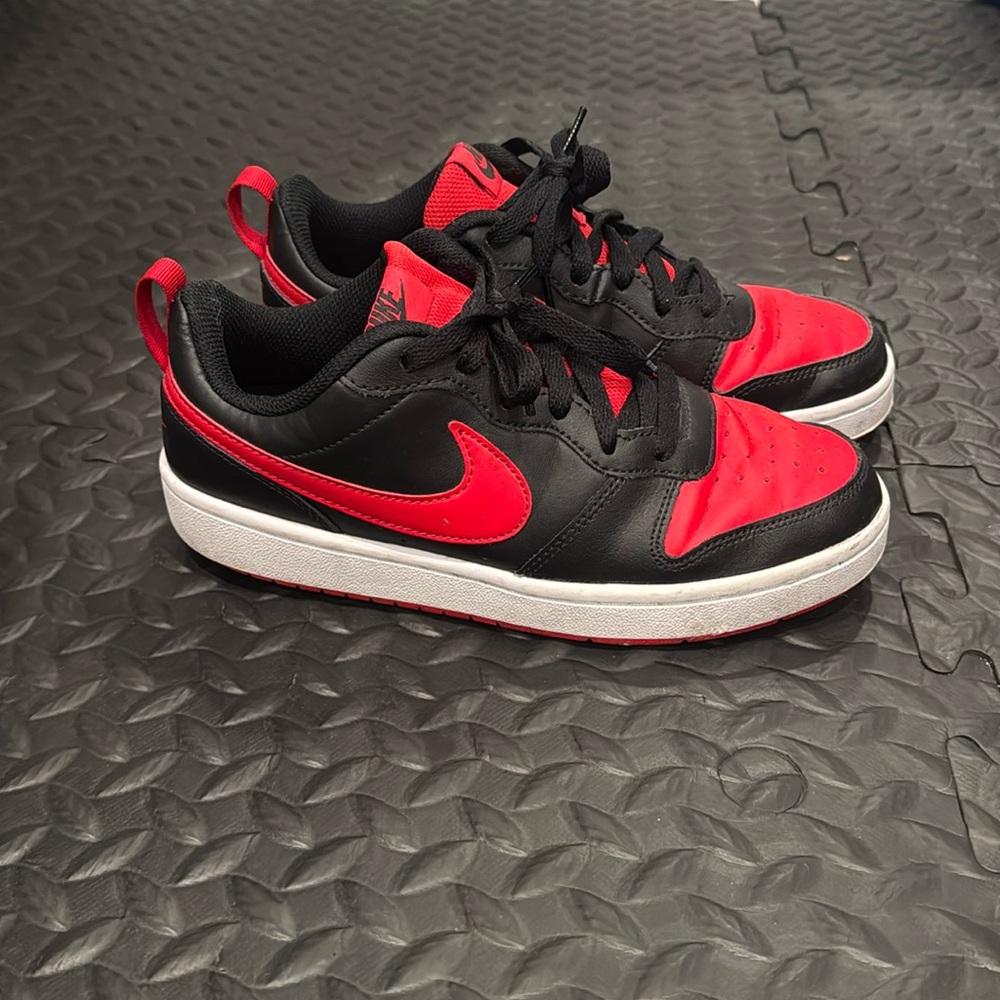 Kids Nike low size 6Y